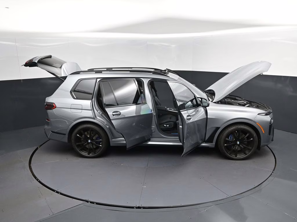 2025 Skyscraper Gray Metallic BMW X7 M60i AWD SUV