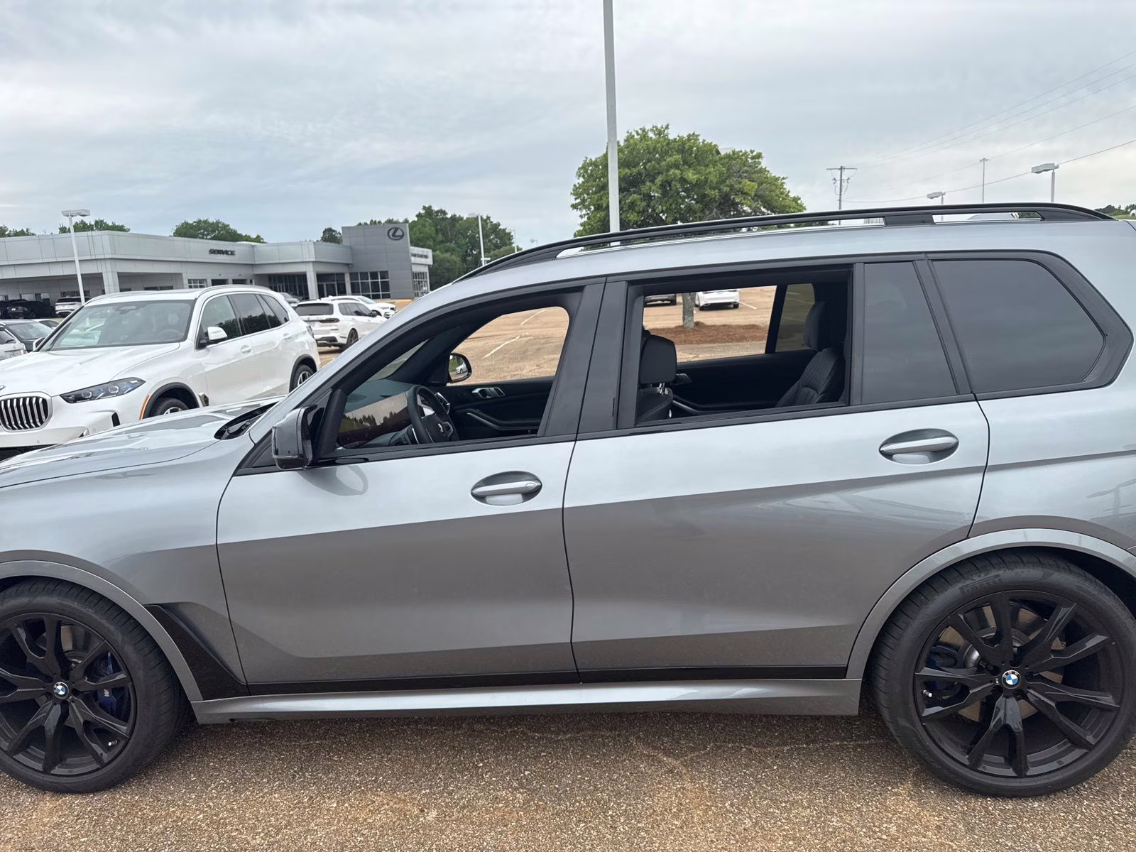 2025 Skyscraper Gray Metallic BMW X7 M60i AWD SUV