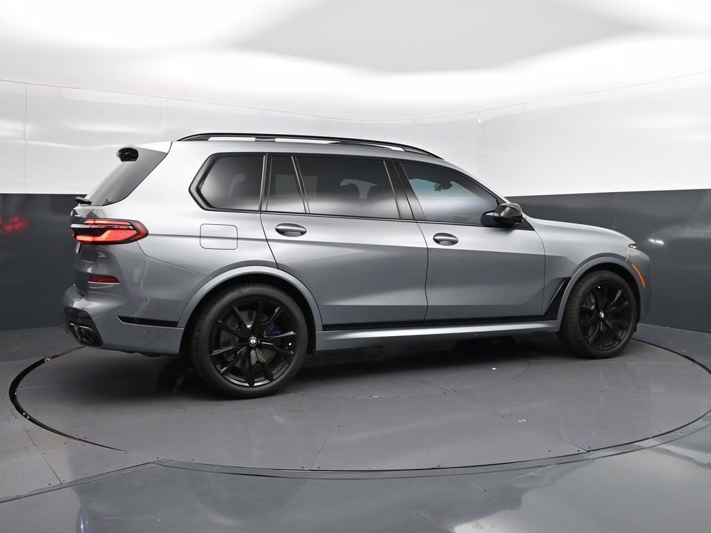 2025 Skyscraper Gray Metallic BMW X7 M60i AWD SUV