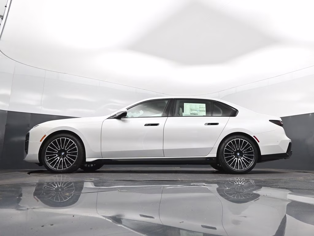 2026 Mineral White Metallic BMW 7 Series 760i xDrive AWD Sedan