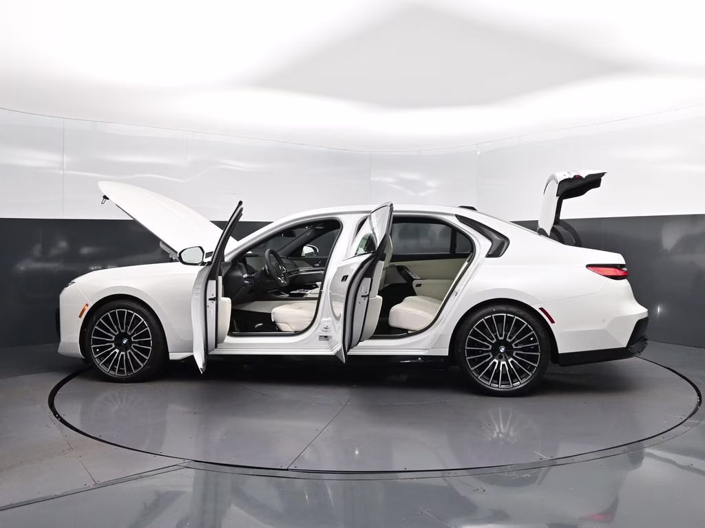 2026 Mineral White Metallic BMW 7 Series 760i xDrive AWD Sedan