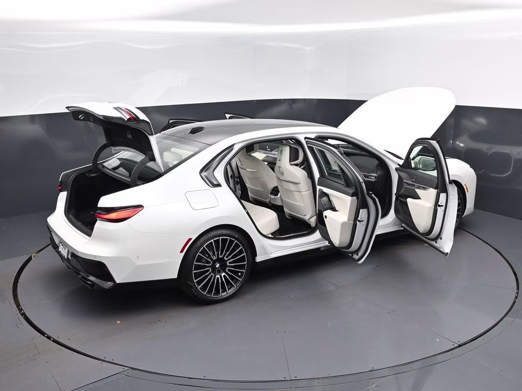 2026 Mineral White Metallic BMW 7 Series 760i xDrive AWD Sedan