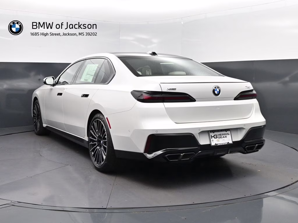 2026 Mineral White Metallic BMW 7 Series 760i xDrive AWD Sedan