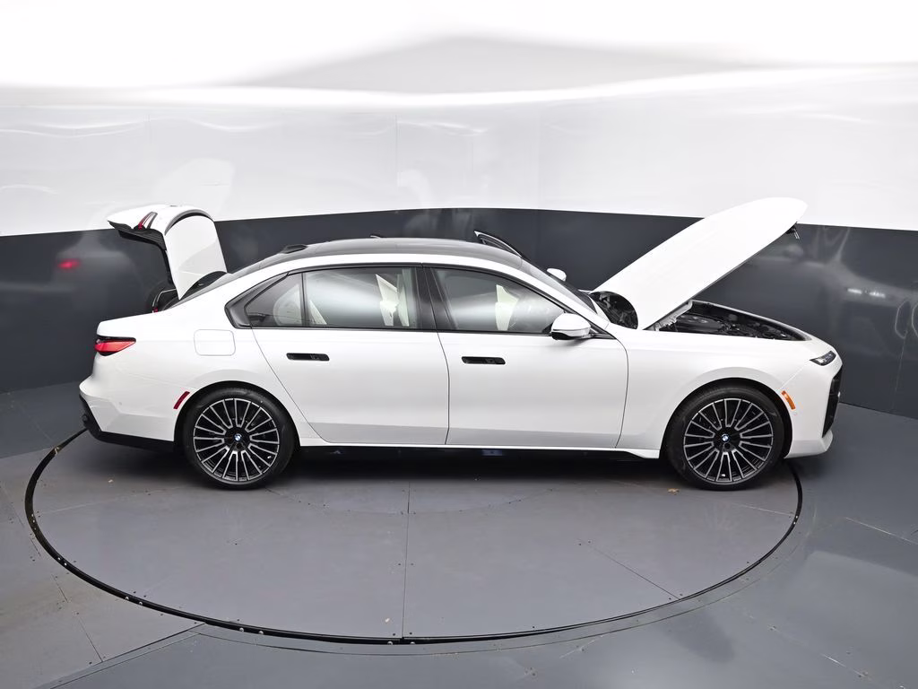 2026 Mineral White Metallic BMW 7 Series 760i xDrive AWD Sedan