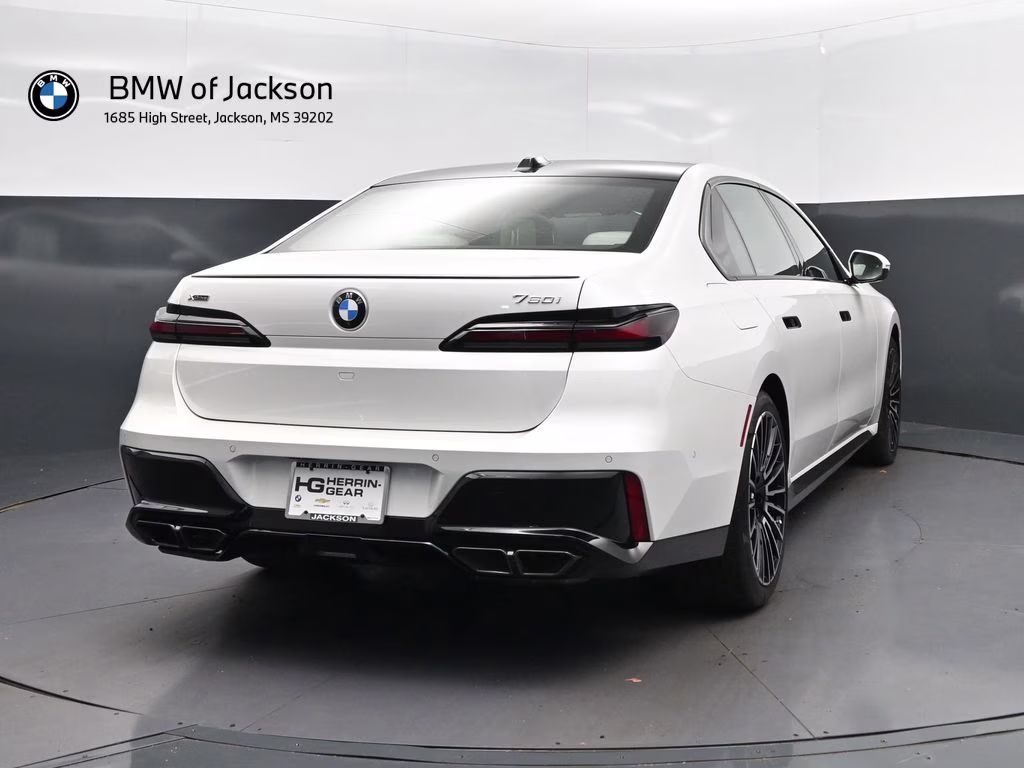 2026 Mineral White Metallic BMW 7 Series 760i xDrive AWD Sedan