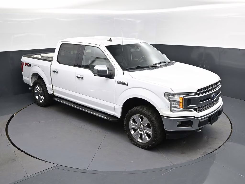 2019 Oxford White Ford F-150 XLT 4X4 Truck