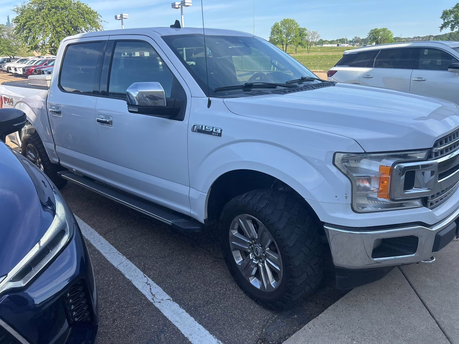 2019 Oxford White Ford F-150 XLT 4X4 Truck