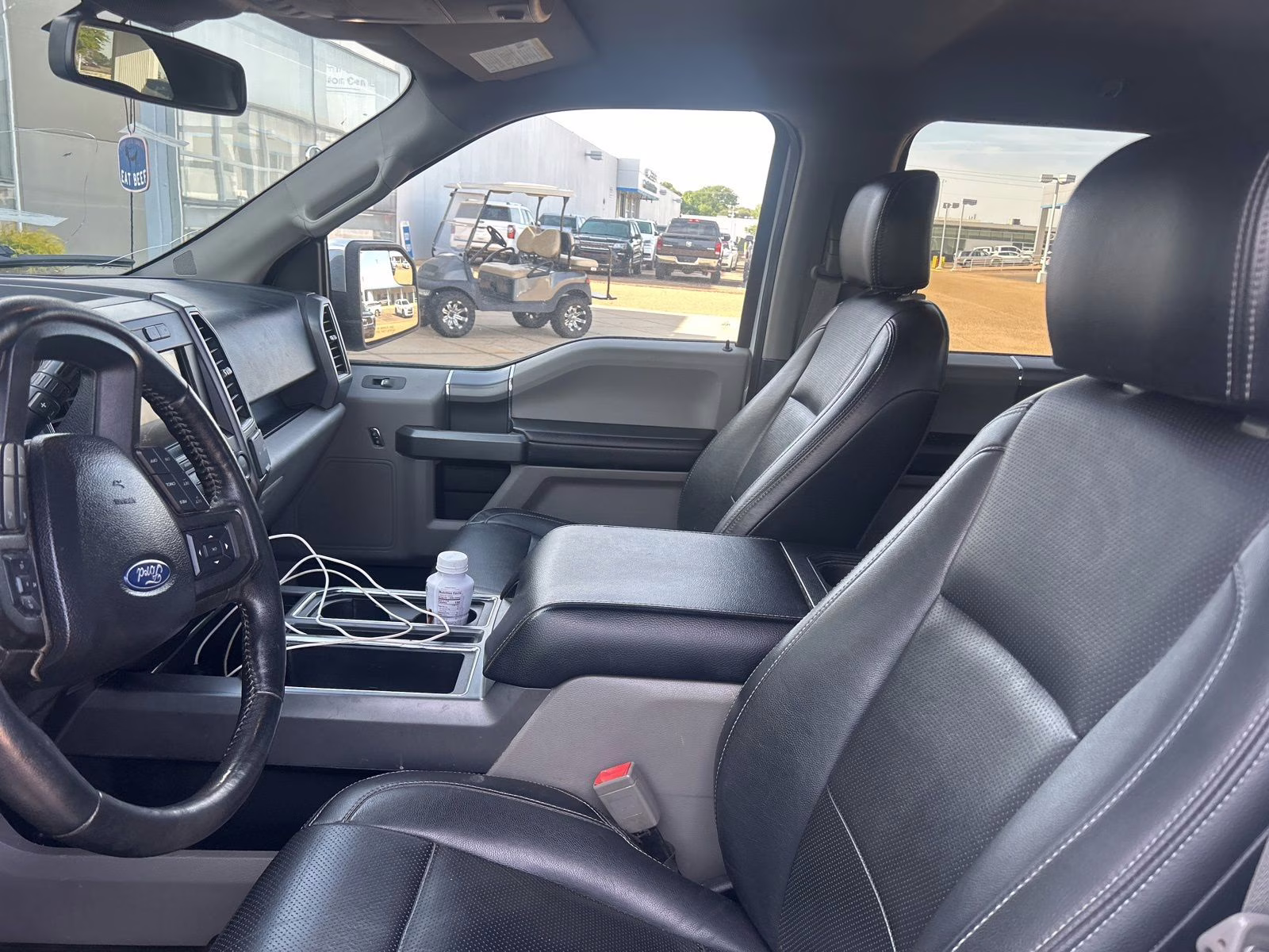 2019 Oxford White Ford F-150 XLT 4X4 Truck