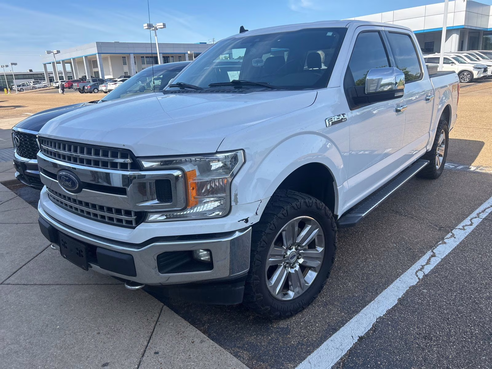 2019 Oxford White Ford F-150 XLT 4X4 Truck