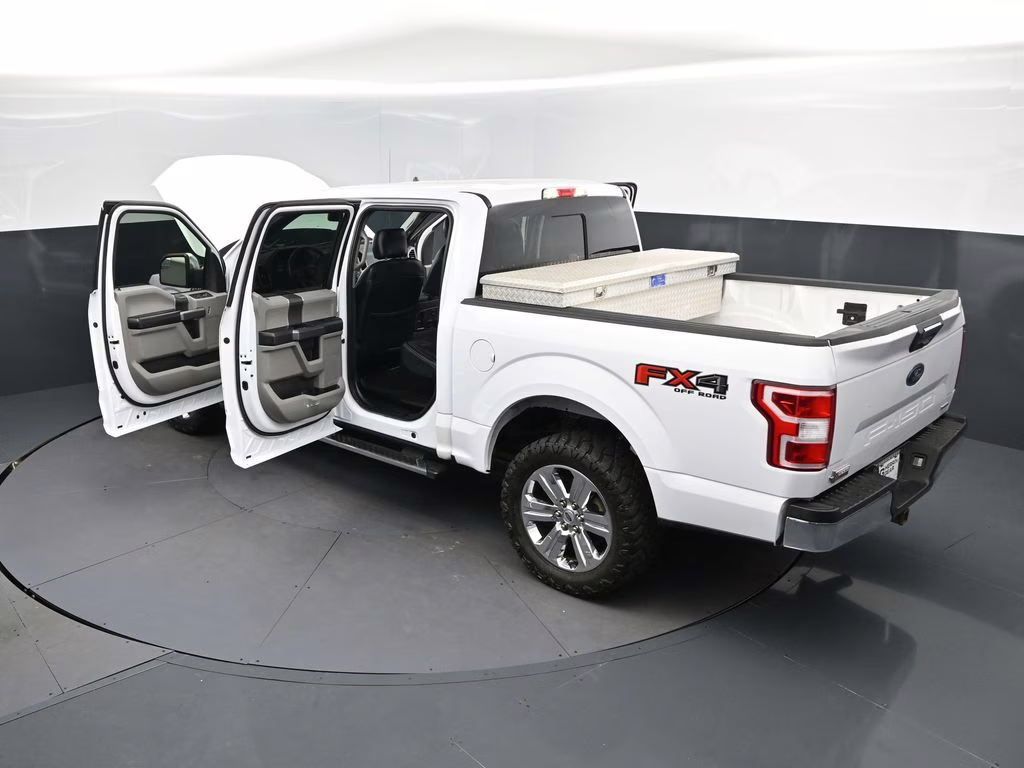 2019 Oxford White Ford F-150 XLT 4X4 Truck
