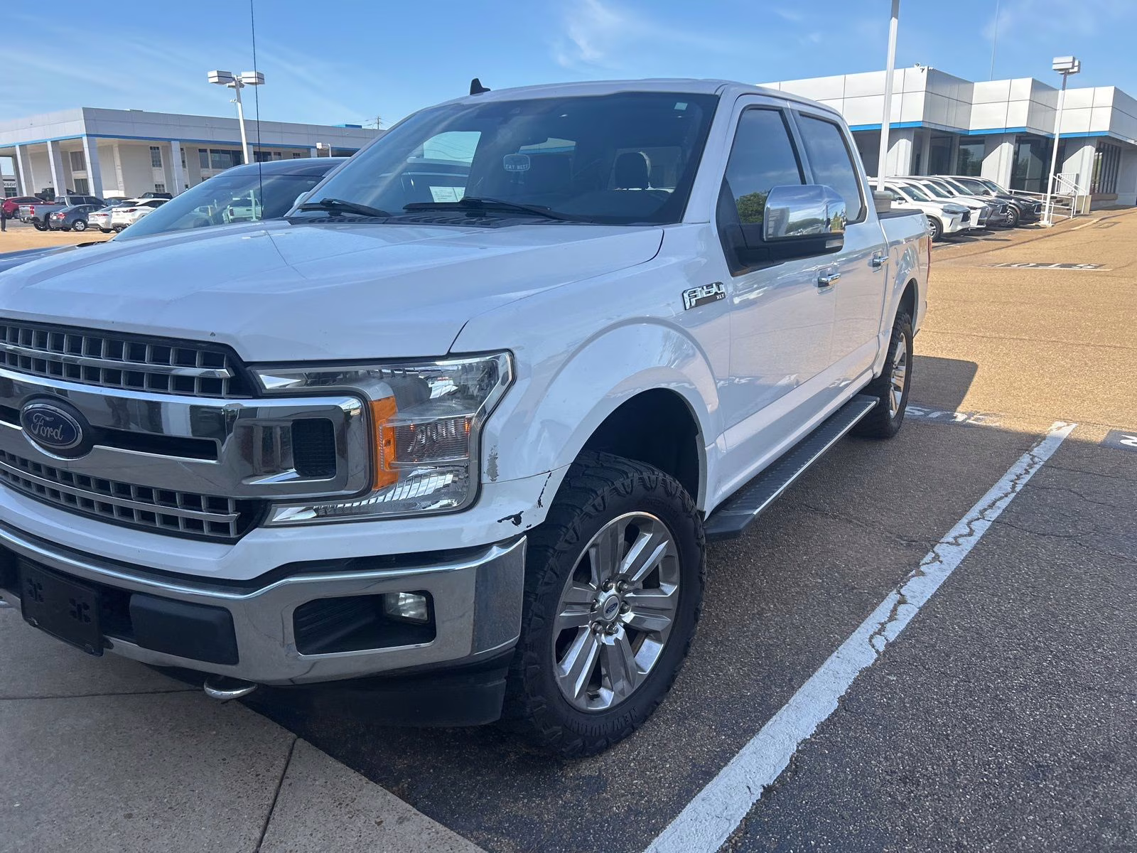 2019 Oxford White Ford F-150 XLT 4X4 Truck