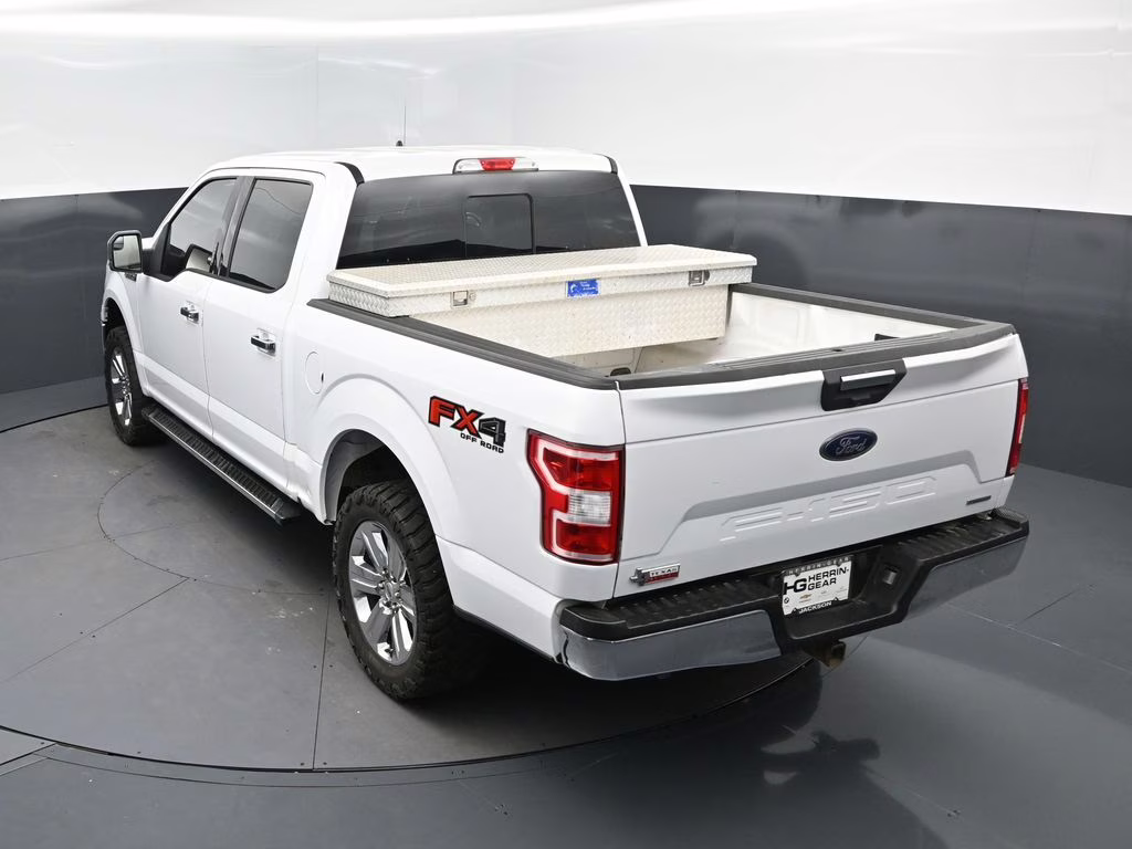 2019 Oxford White Ford F-150 XLT 4X4 Truck