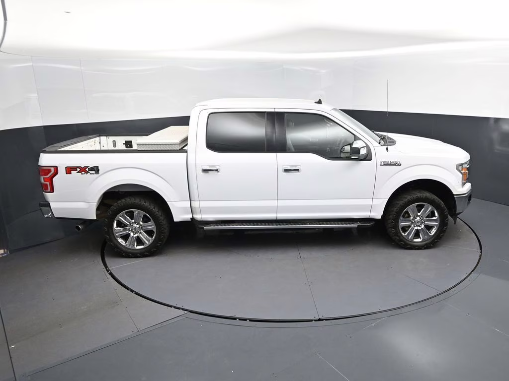 2019 Oxford White Ford F-150 XLT 4X4 Truck