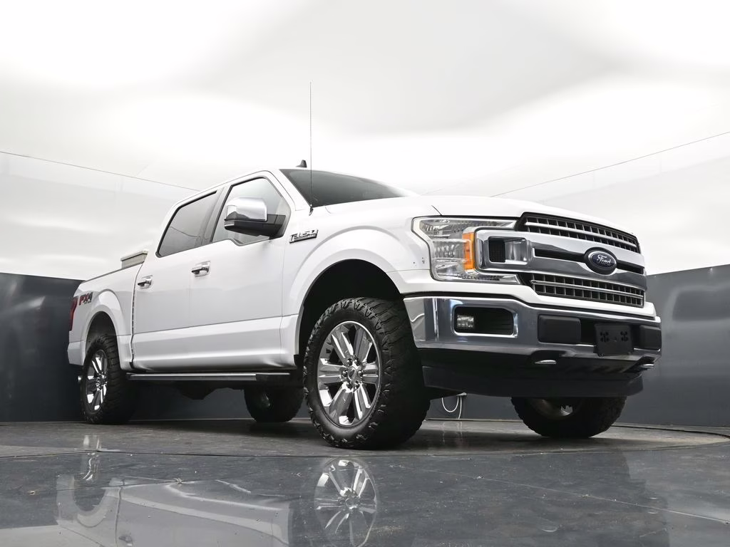 2019 Oxford White Ford F-150 XLT 4X4 Truck