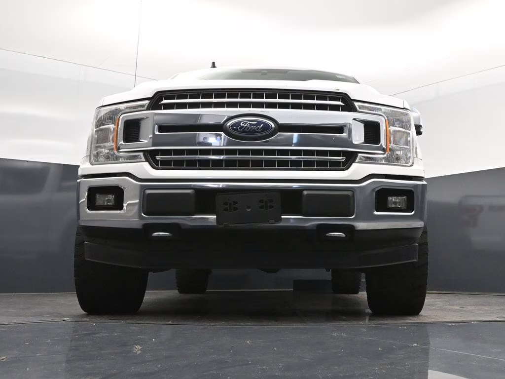2019 Oxford White Ford F-150 XLT 4X4 Truck