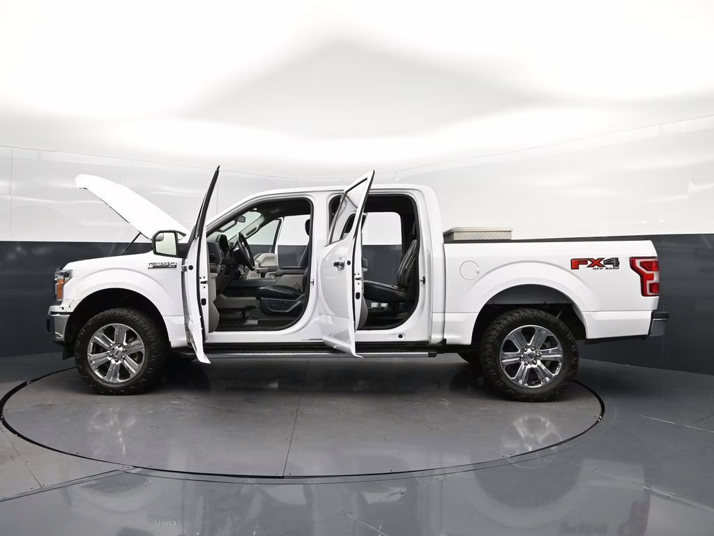2019 Oxford White Ford F-150 XLT 4X4 Truck