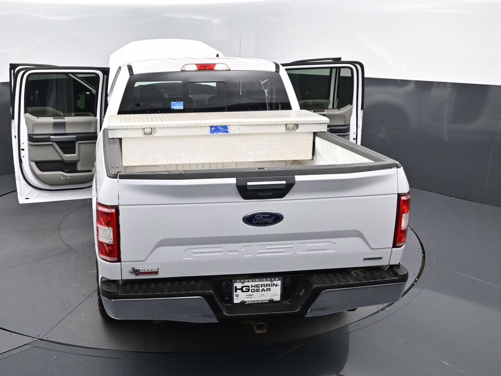 2019 Oxford White Ford F-150 XLT 4X4 Truck