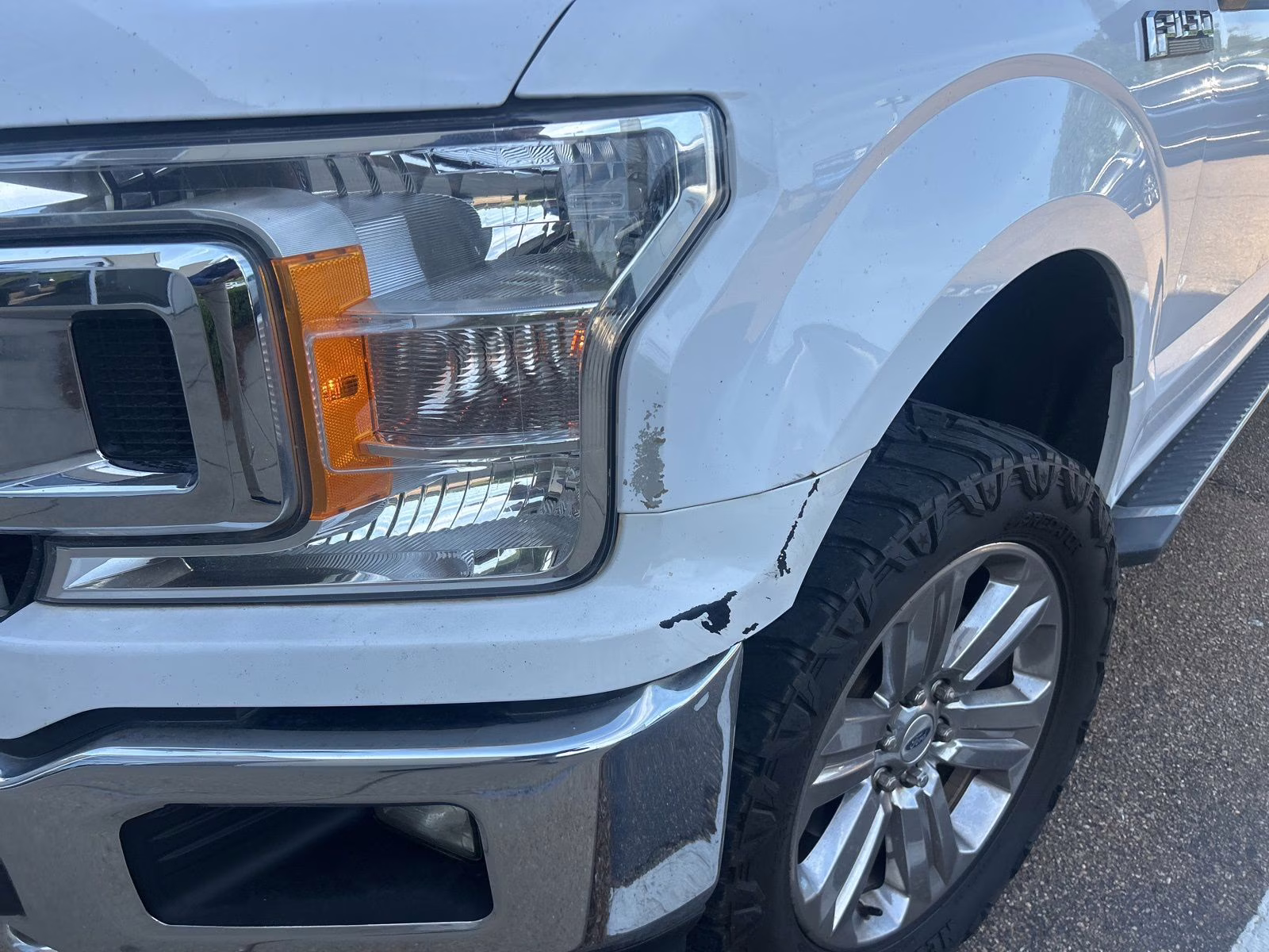 2019 Oxford White Ford F-150 XLT 4X4 Truck