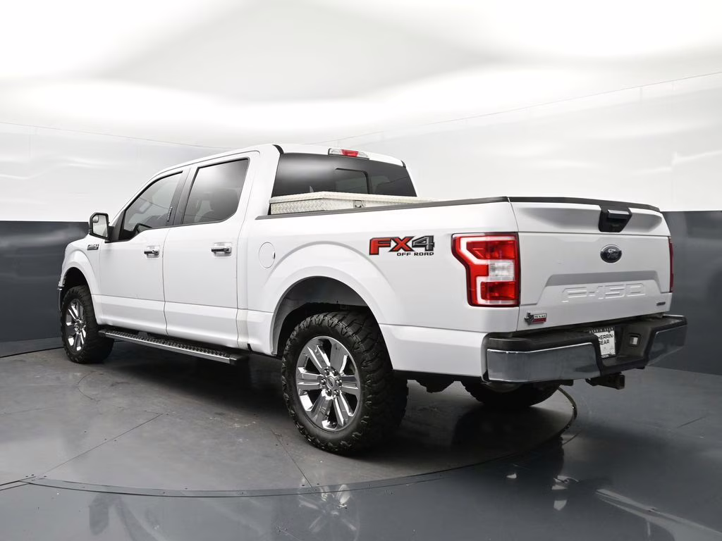2019 Oxford White Ford F-150 XLT 4X4 Truck