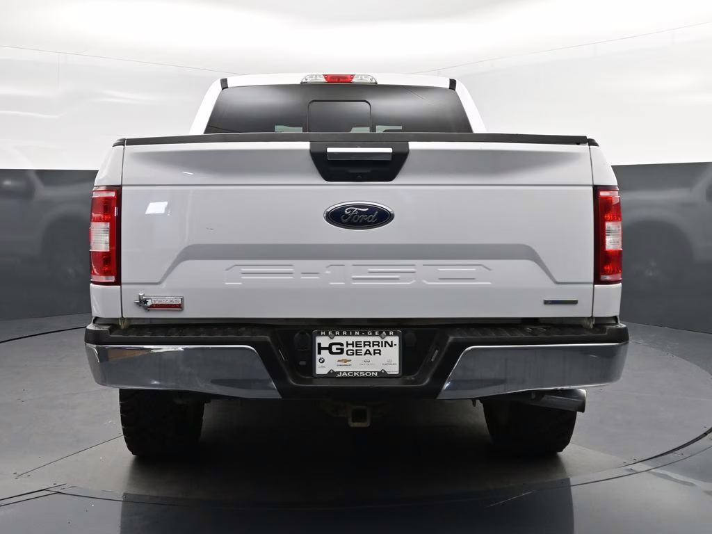 2019 Oxford White Ford F-150 XLT 4X4 Truck
