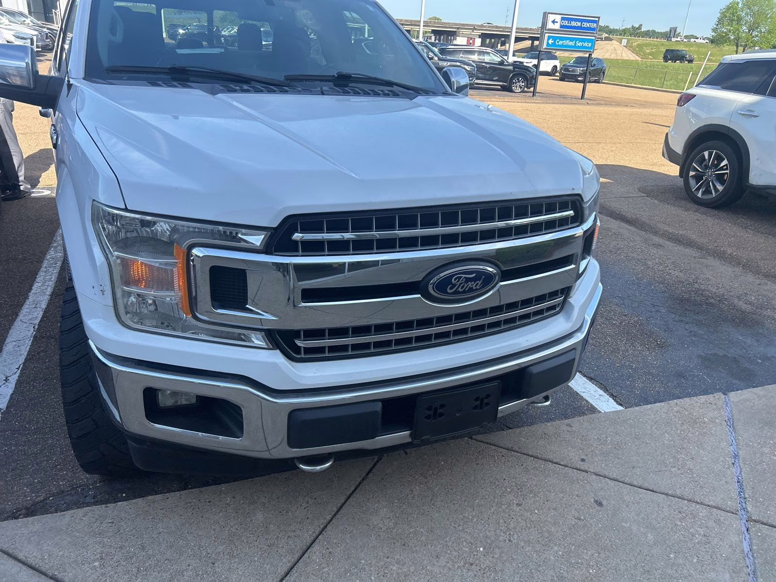 2019 Oxford White Ford F-150 XLT 4X4 Truck