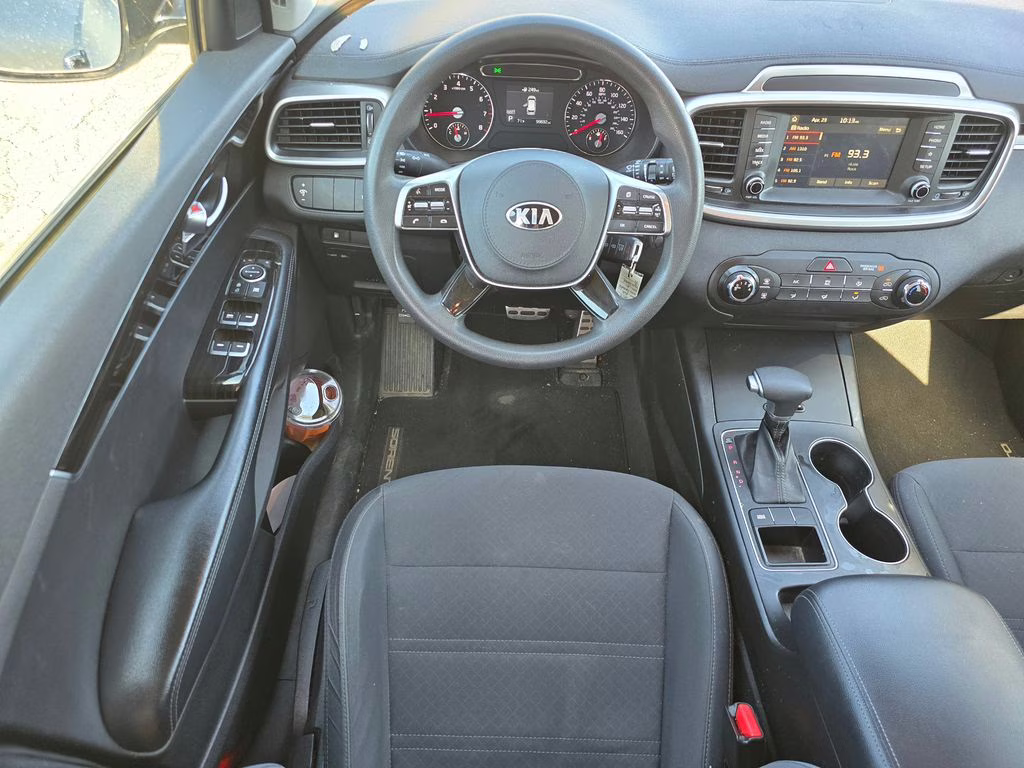 2019 Sparkling Silver Kia Sorento L FWD SUV