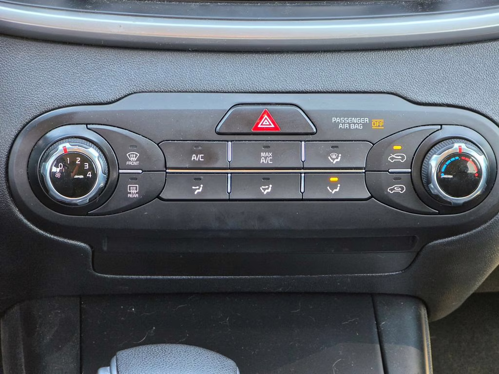 2019 Sparkling Silver Kia Sorento L FWD SUV