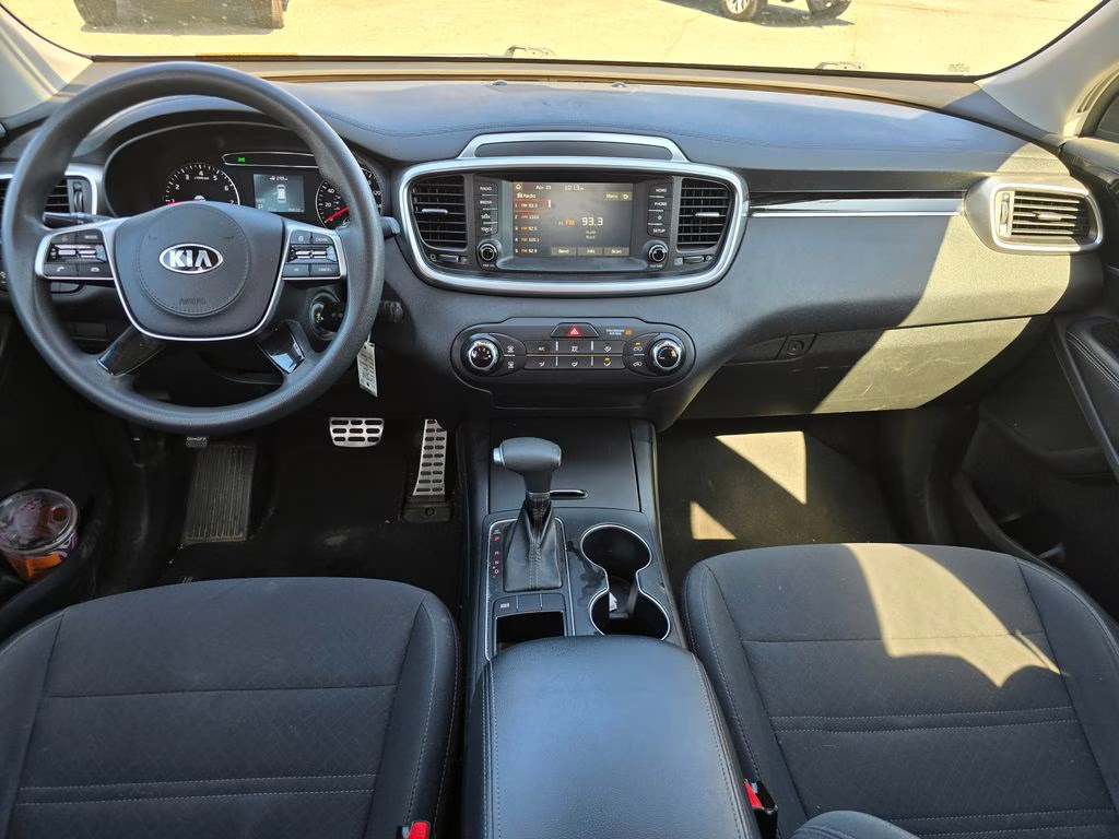 2019 Sparkling Silver Kia Sorento L FWD SUV