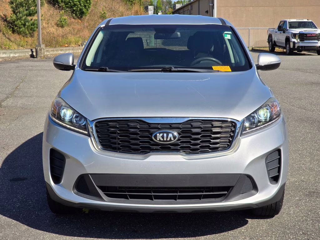 2019 Sparkling Silver Kia Sorento L FWD SUV