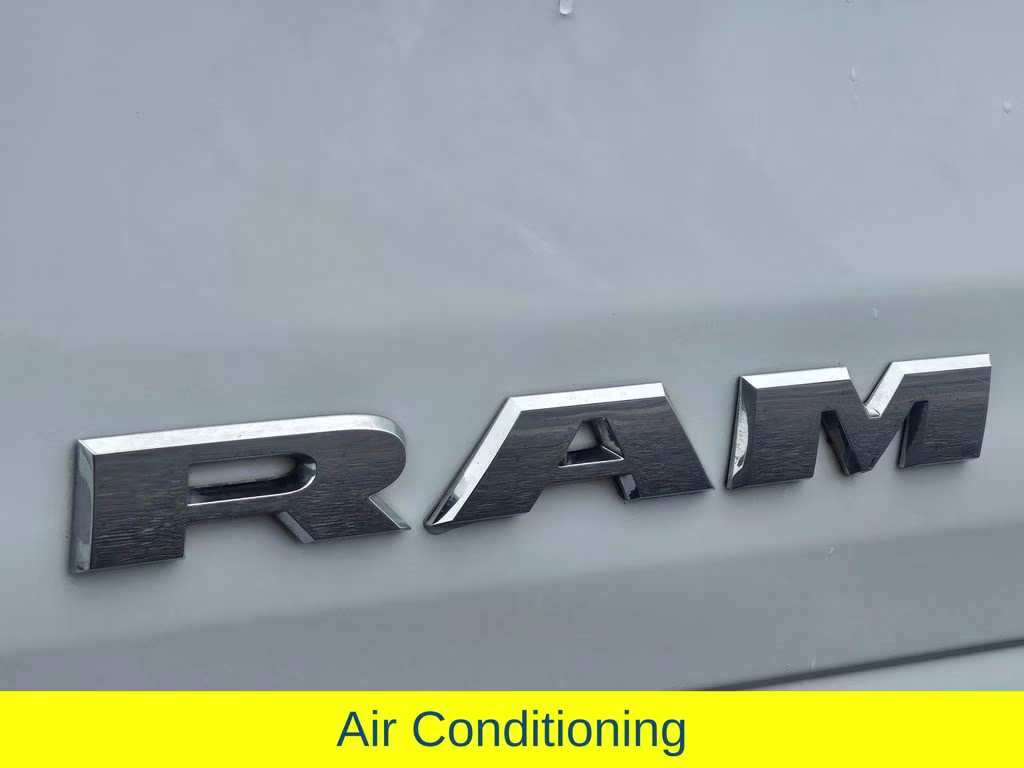 2025 Bright White Clearcoat Ram 1500 Big Horn/Lone Star 4X4 Truck