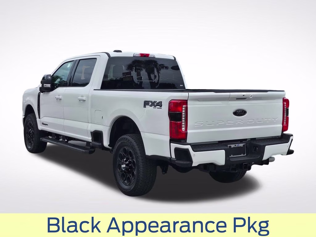 2026 Star White Metallic Tri-Coat Ford Super Duty F-350 SRW Lariat 4X4 Truck