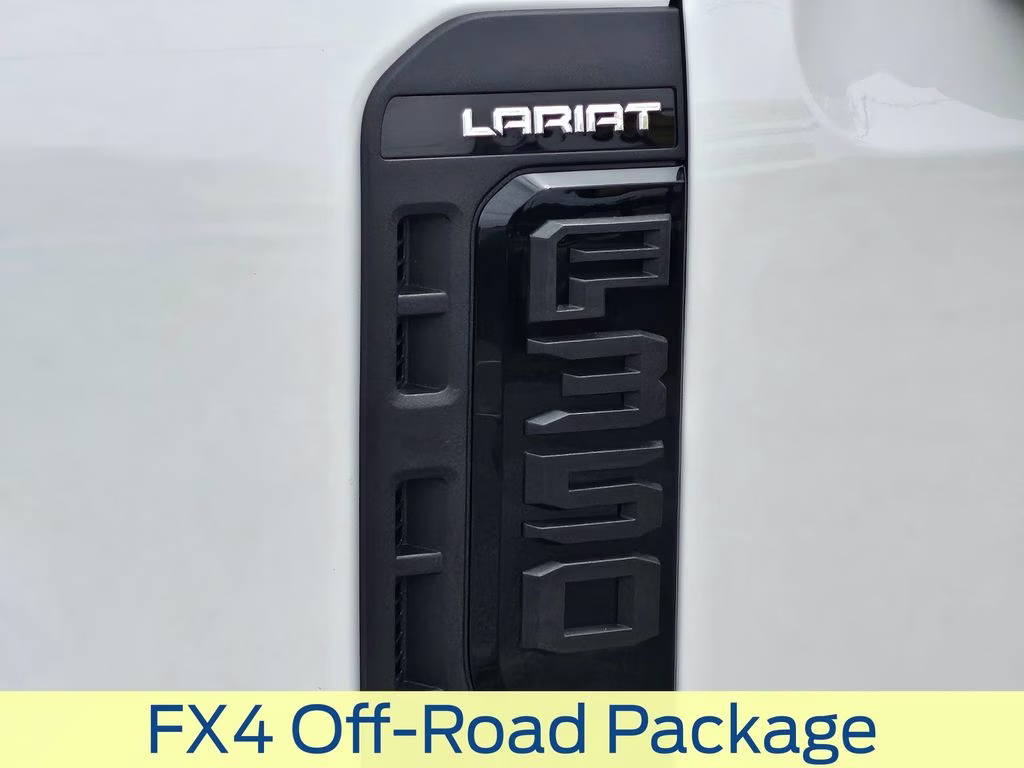 2026 Star White Metallic Tri-Coat Ford Super Duty F-350 SRW Lariat 4X4 Truck