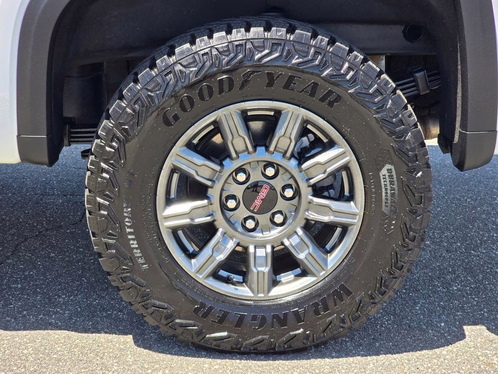 2025 Summit White GMC Sierra 1500 AT4X 4X4 Truck