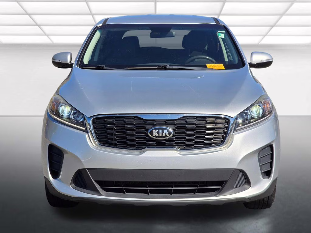 2019 Sparkling Silver Kia Sorento L FWD SUV