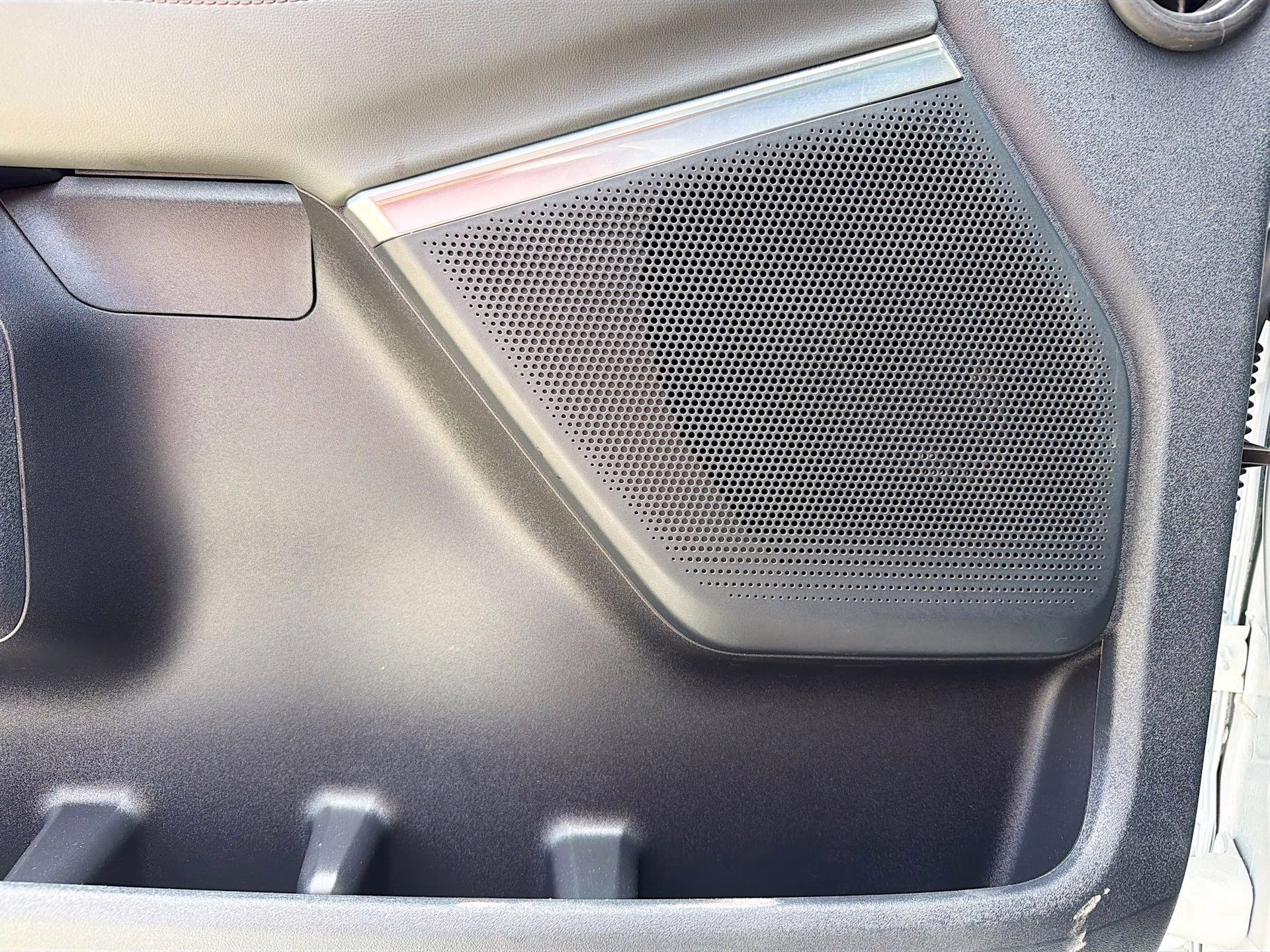 2025 Oxford White Ford Expedition Active 4X4 SUV