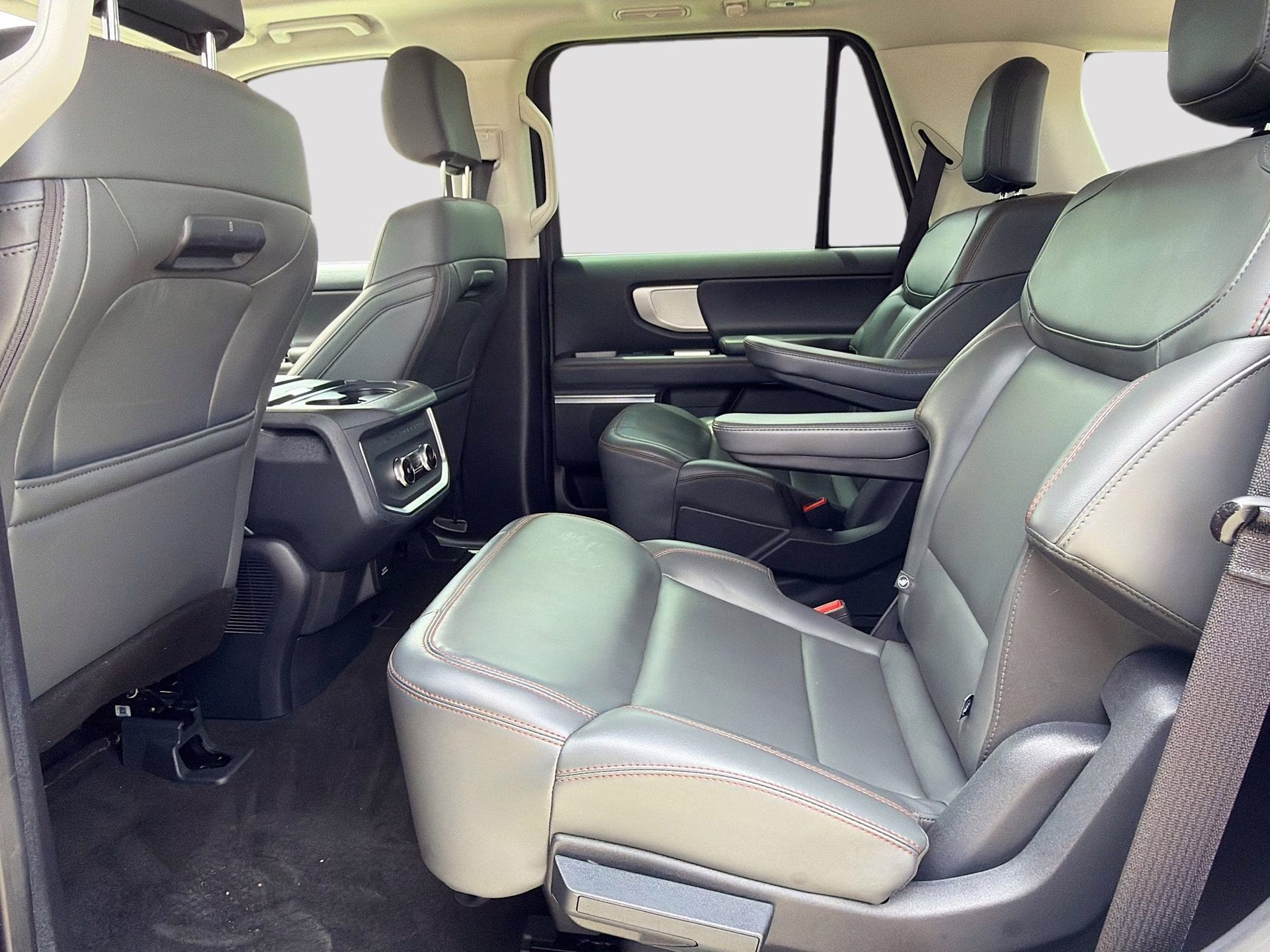 2025 Oxford White Ford Expedition Active 4X4 SUV