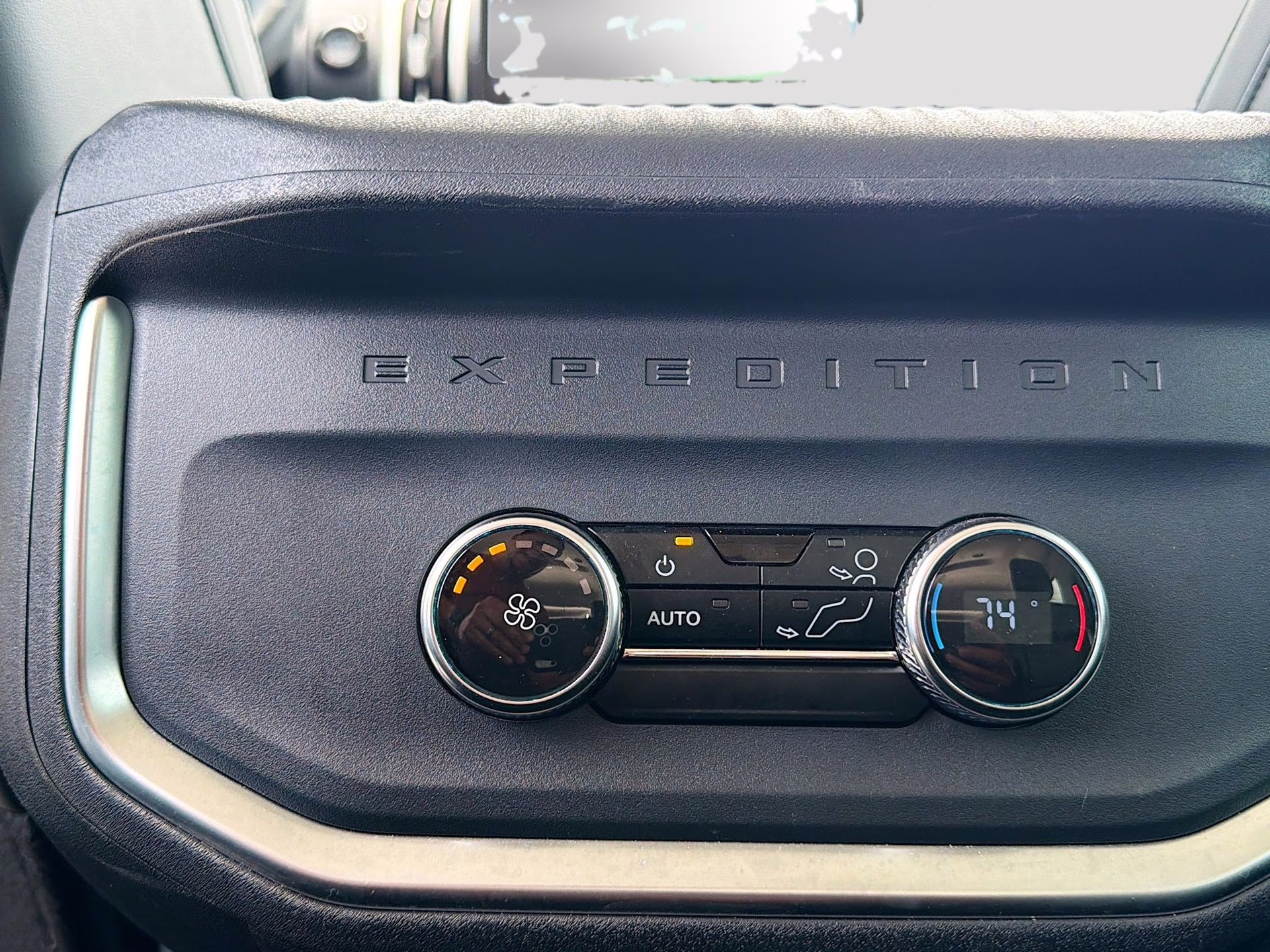 2025 Oxford White Ford Expedition Active 4X4 SUV