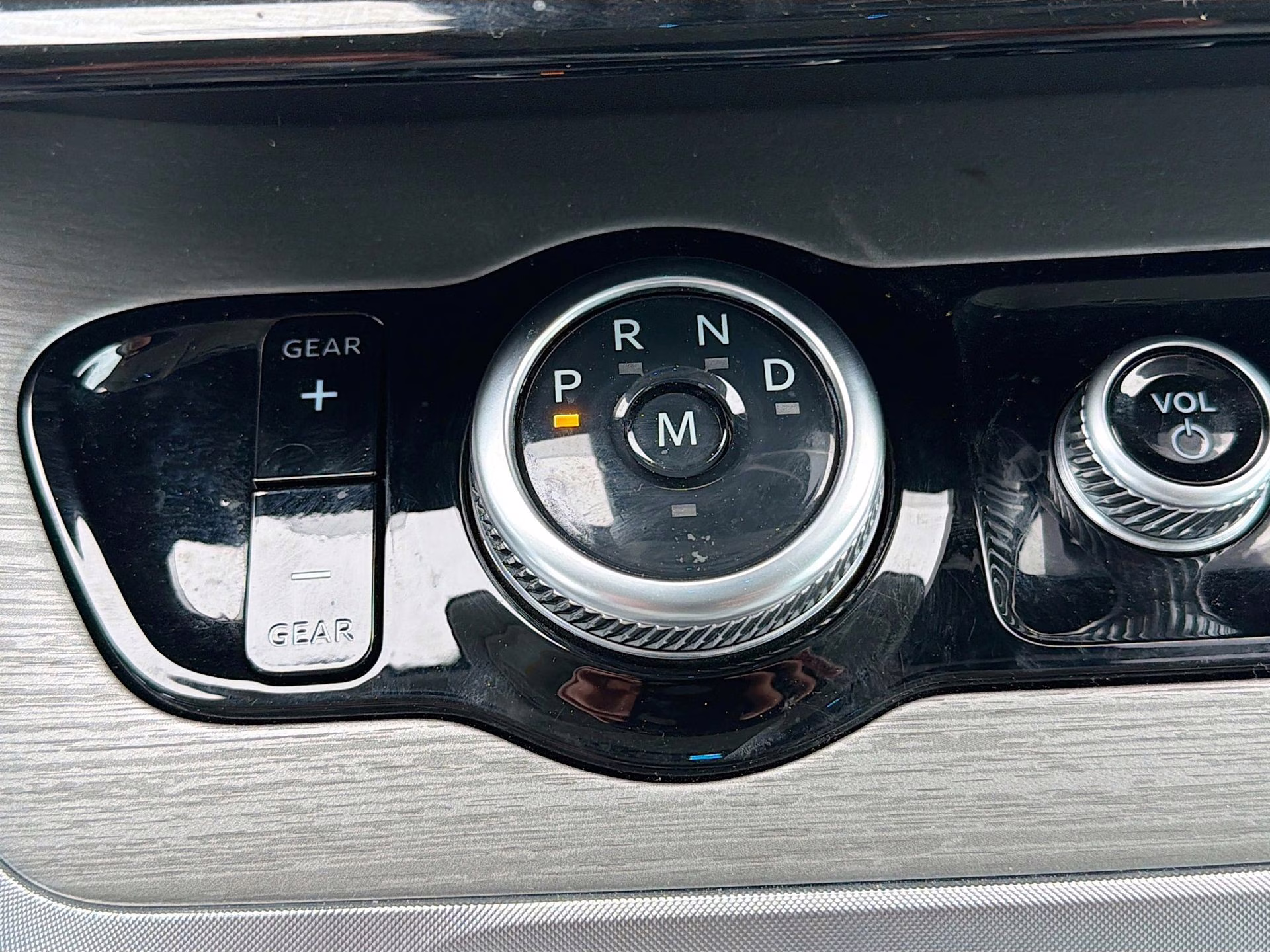 2025 Star White Metallic Tri-Coat Ford Expedition Platinum 4X4 SUV