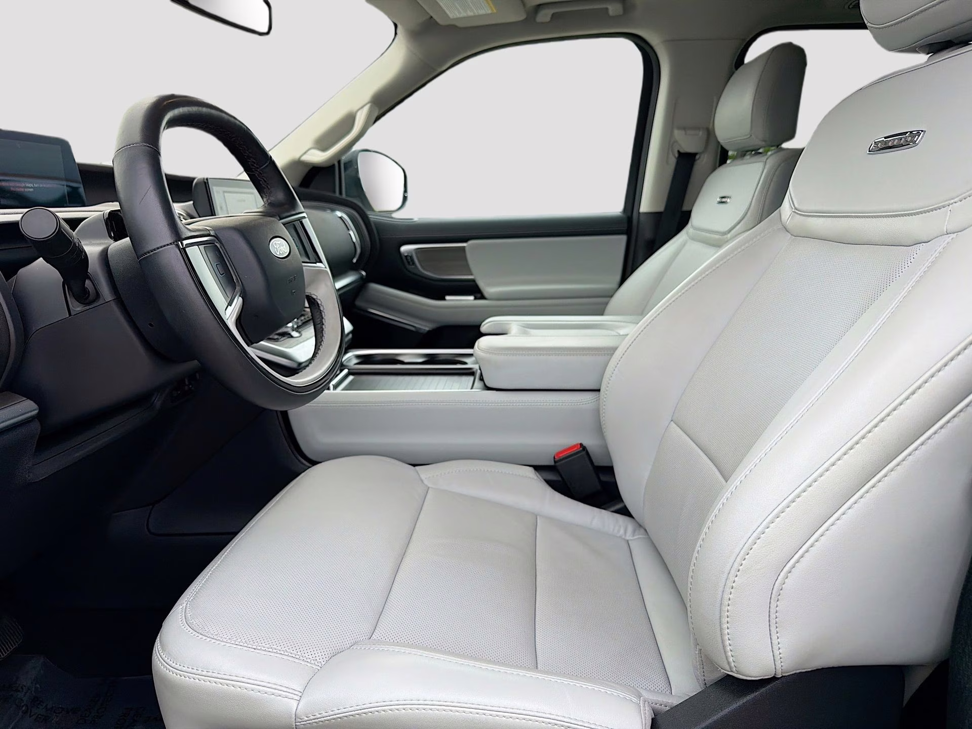 2025 Star White Metallic Tri-Coat Ford Expedition Platinum 4X4 SUV