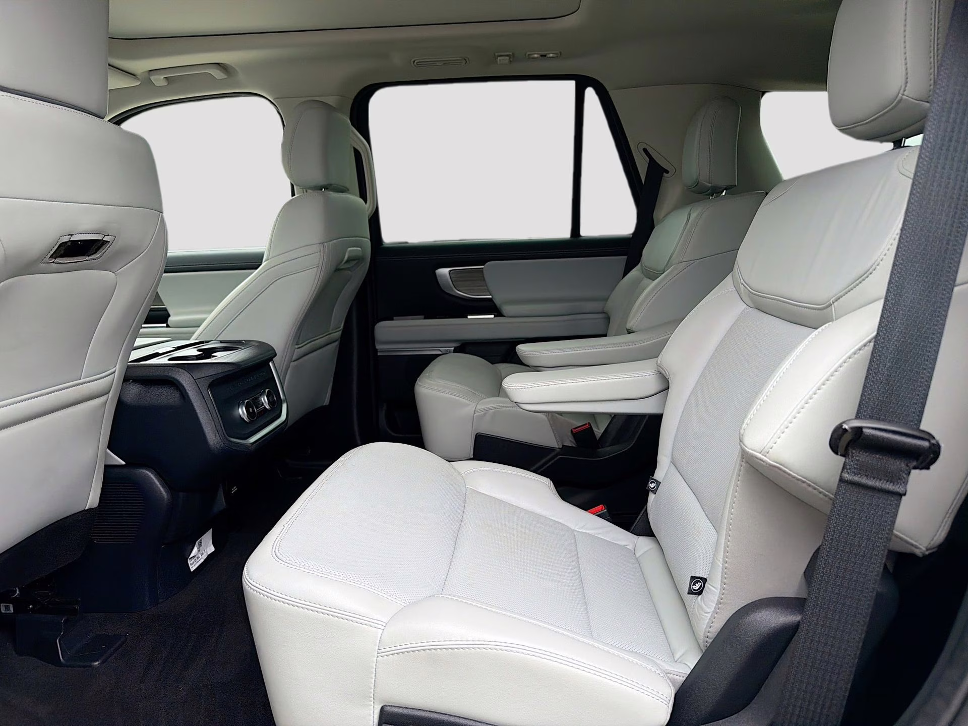 2025 Star White Metallic Tri-Coat Ford Expedition Platinum 4X4 SUV