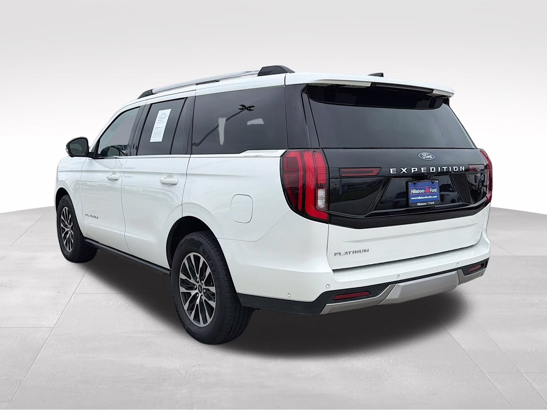 2025 Star White Metallic Tri-Coat Ford Expedition Platinum 4X4 SUV
