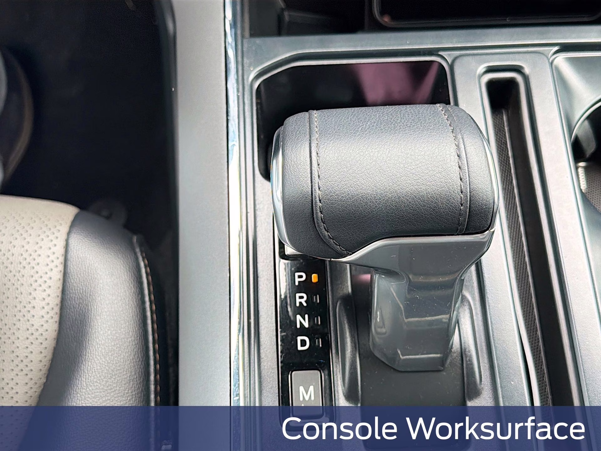 2024 Agate Black Metallic Ford F-150 Lariat 4X4 Truck