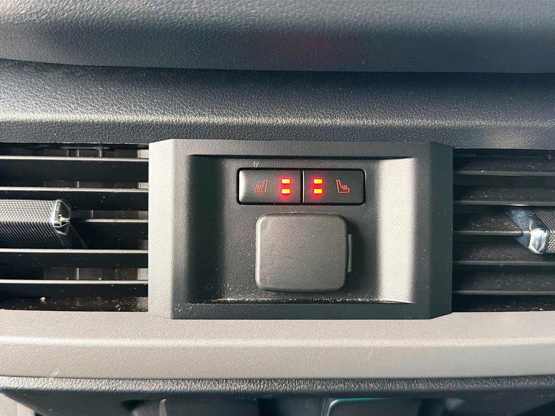 2024 Agate Black Metallic Ford F-150 Lariat 4X4 Truck