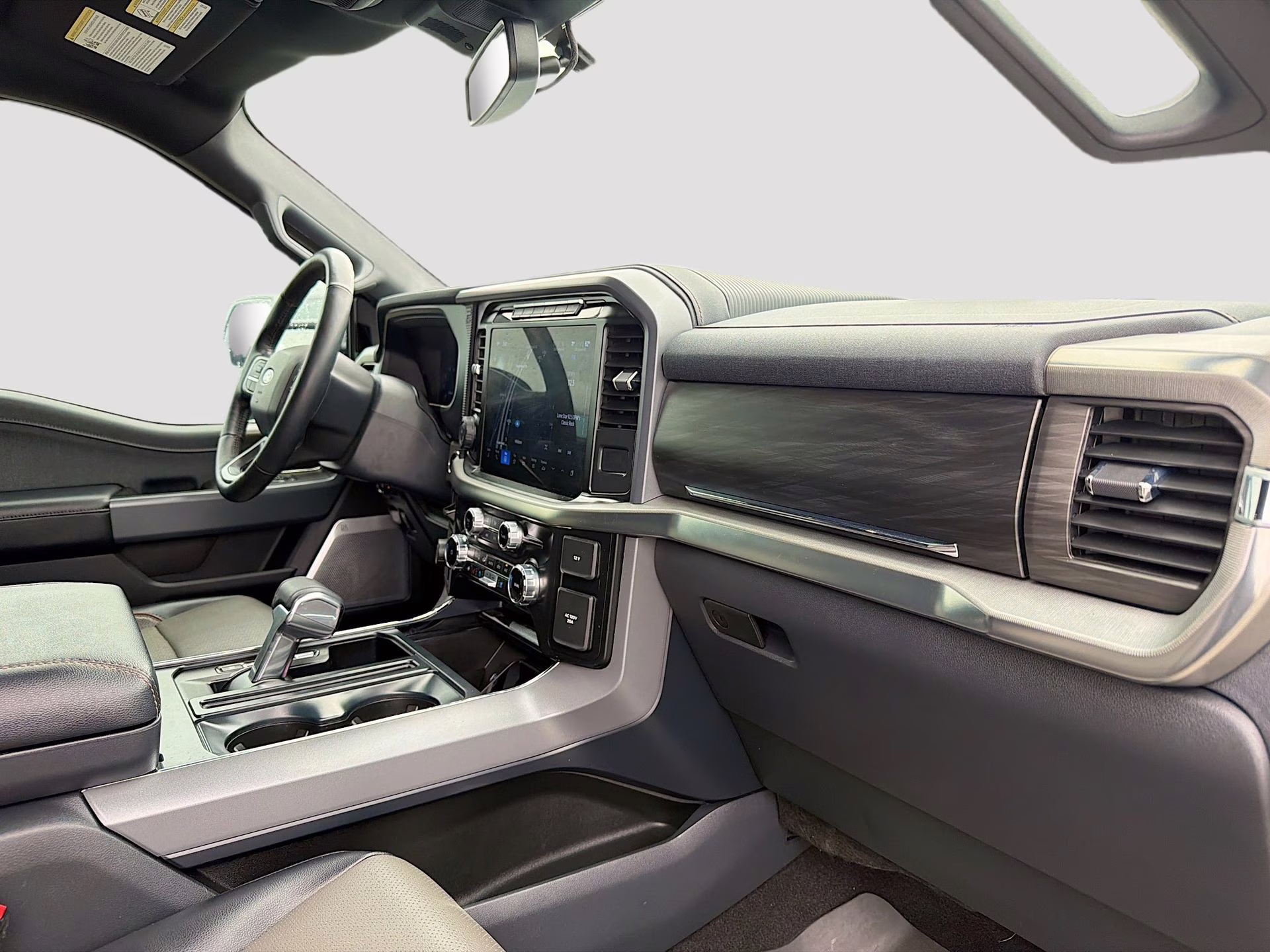 2024 Agate Black Metallic Ford F-150 Lariat 4X4 Truck