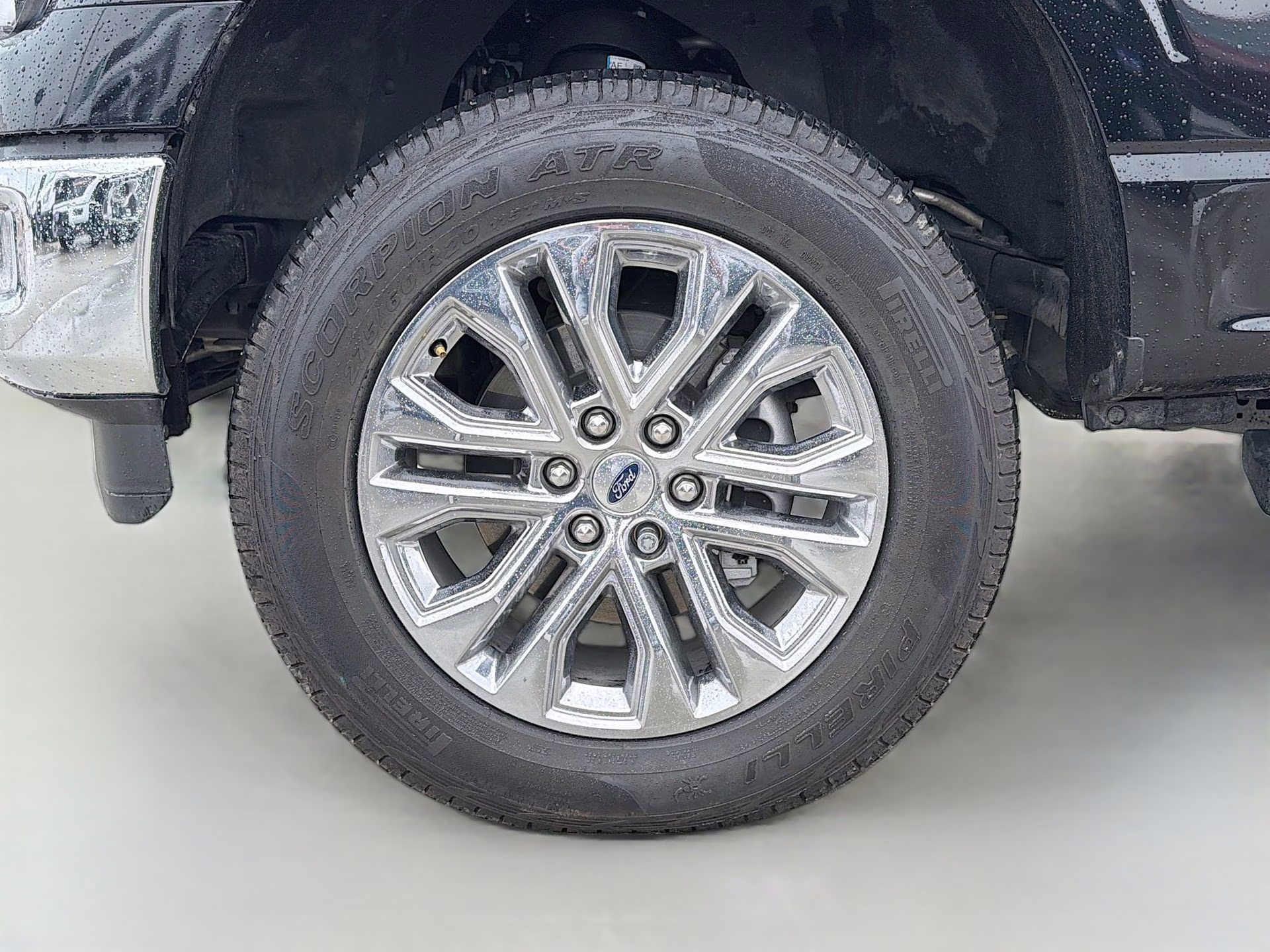 2024 Agate Black Metallic Ford F-150 Lariat 4X4 Truck