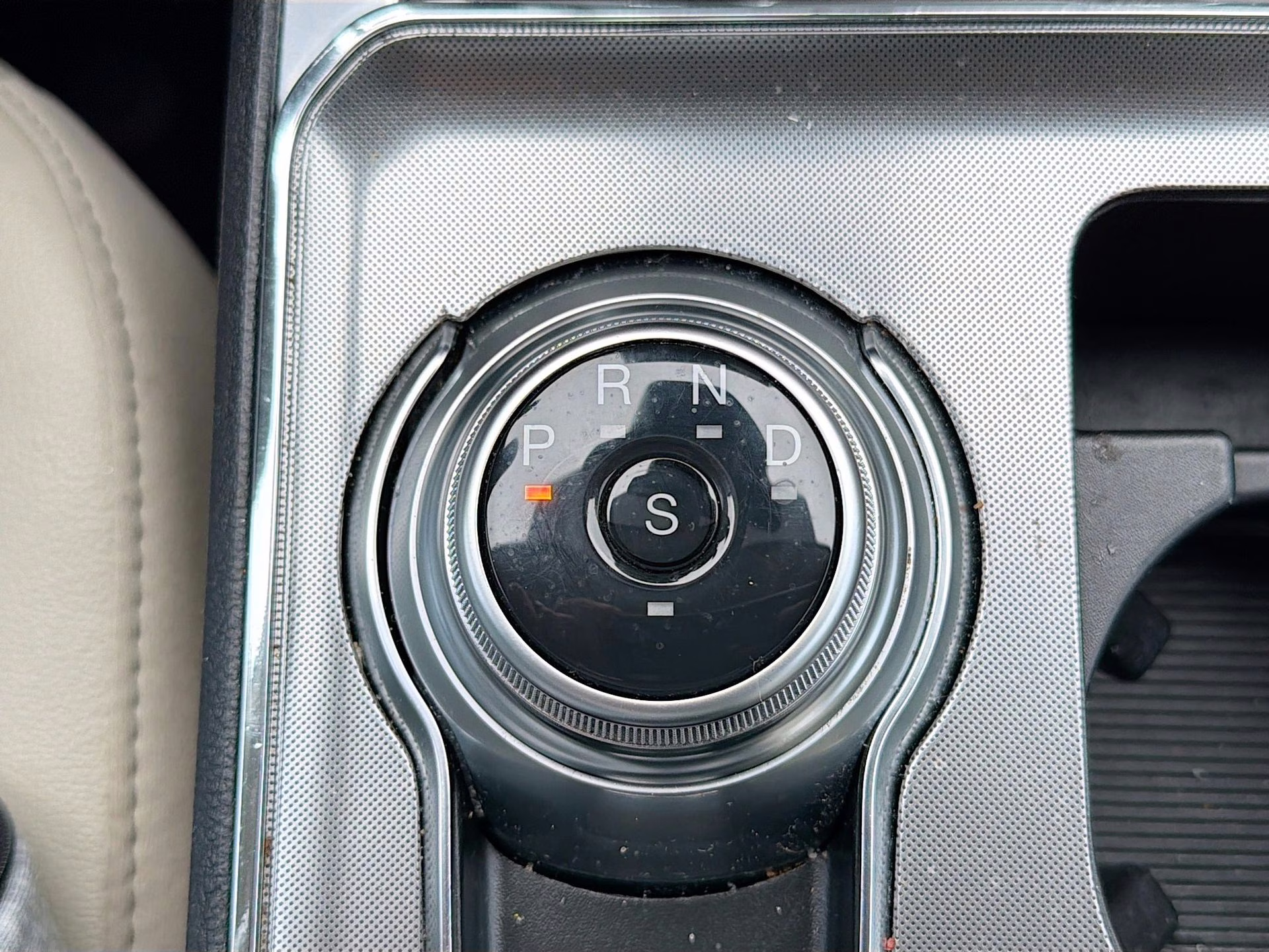 2023 Iconic Silver Metallic Ford Edge Titanium AWD SUV