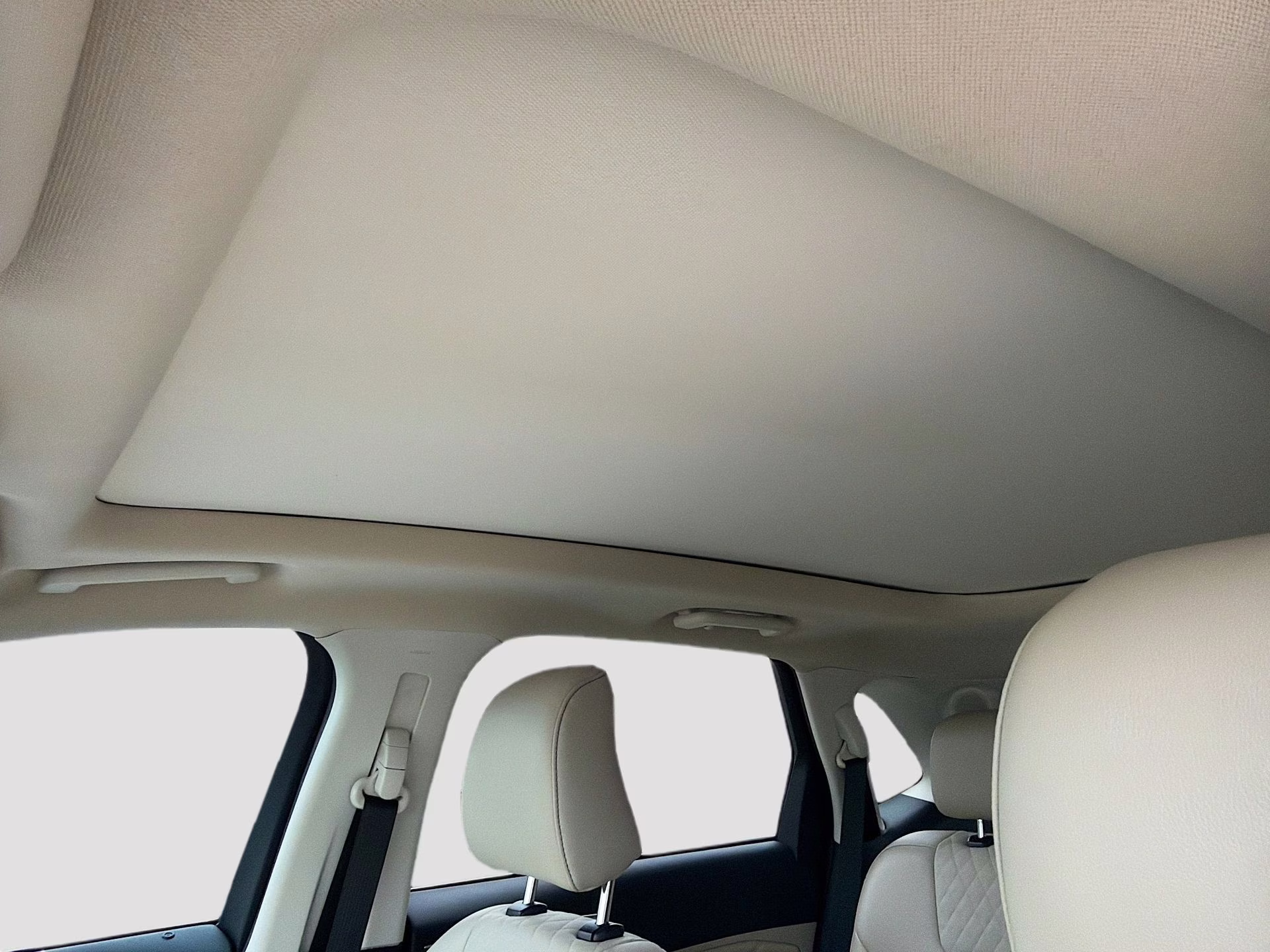 2023 Iconic Silver Metallic Ford Edge Titanium AWD SUV