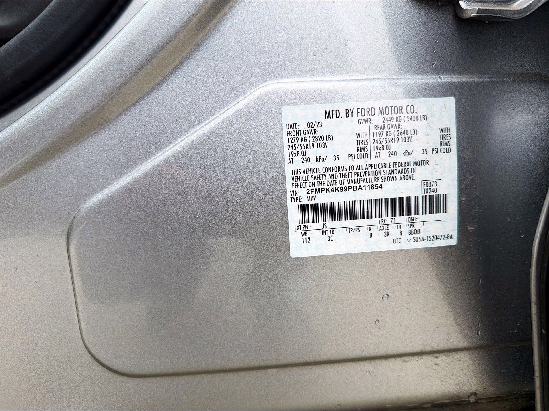 2023 Iconic Silver Metallic Ford Edge Titanium AWD SUV