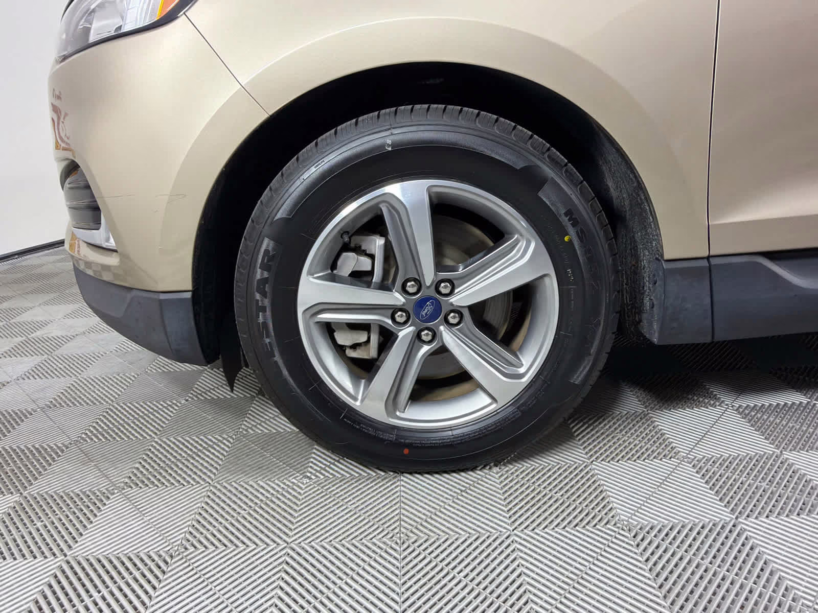 2021 Desert Gold Metallic Ford Edge SEL FWD SUV