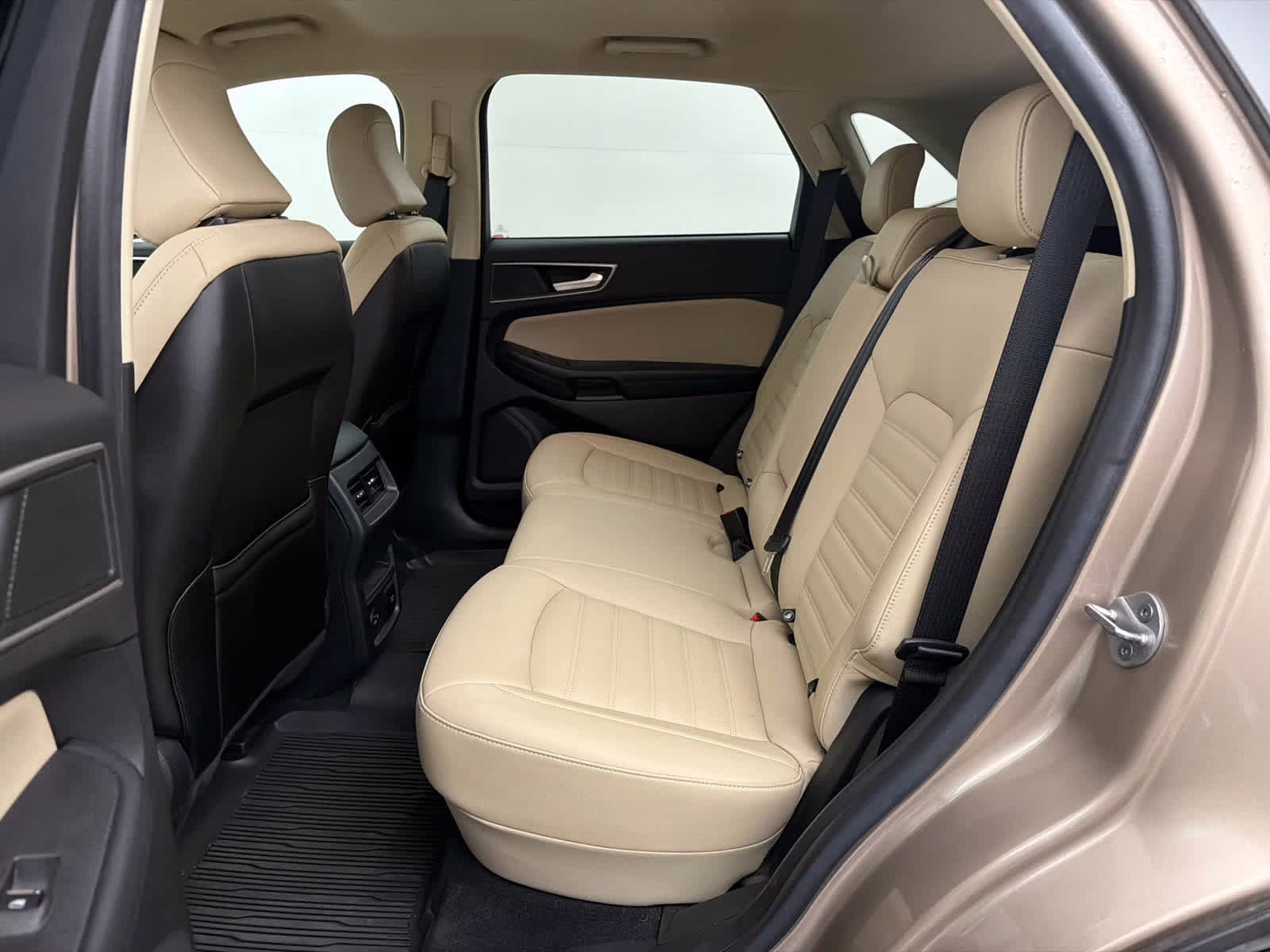 2021 Desert Gold Metallic Ford Edge SEL FWD SUV